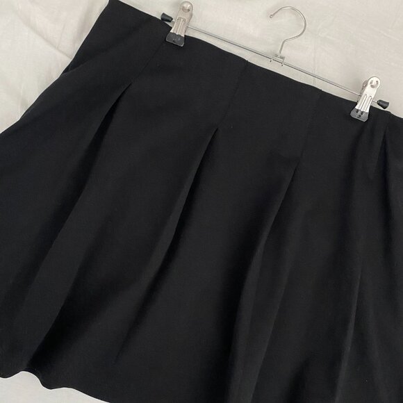 H&M - PLEATED JERSEY SKIRT - L - Black - Picture 2 of 6
